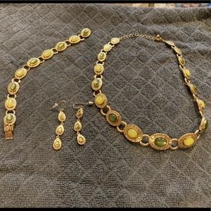 Green/Textured Gold Set